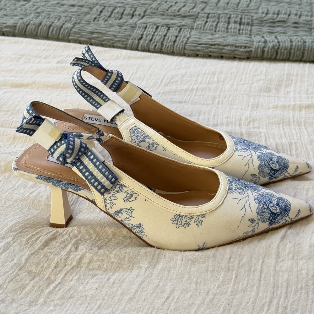 Steve Madden sling back kitten heels